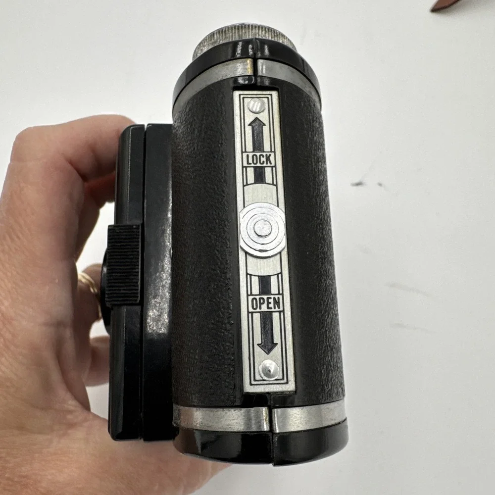 Vintage Beacon Two Twenty Five 225 Camera – 620 Film – 1950s Art Deco USA w/Case